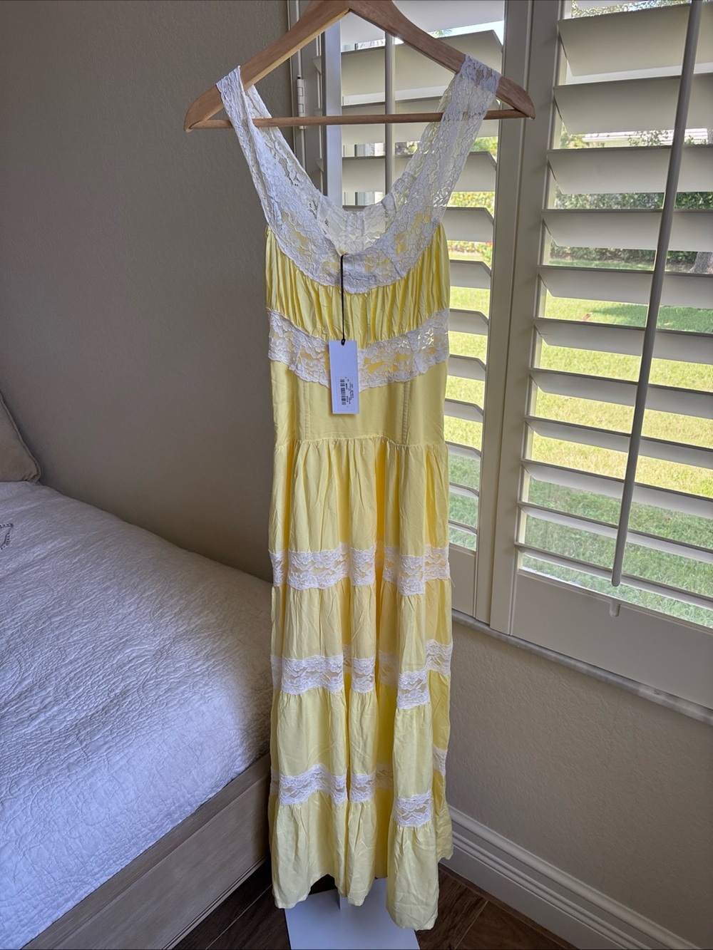 NWT Frankies Bikinis Dakota Maxi Dress Sunflower Yellow Lace Sleeveless Size XS - Picture 8 of 14